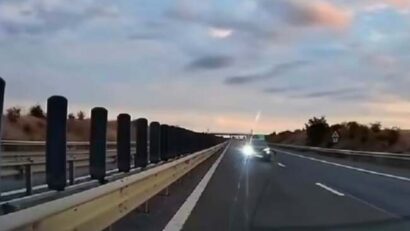 Accident în lanț pe A1, după ce un șofer de 73 de ani a intrat pe contrasens