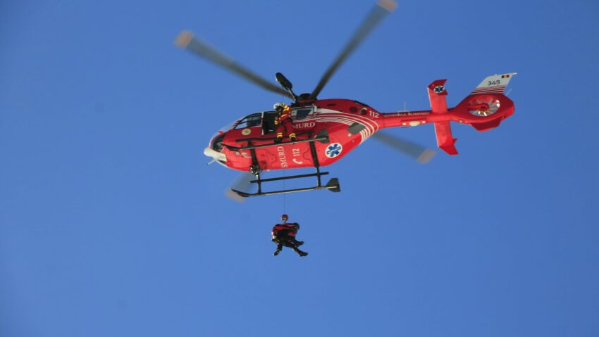 Turistă germană, salvată cu elicopterul din Retezat