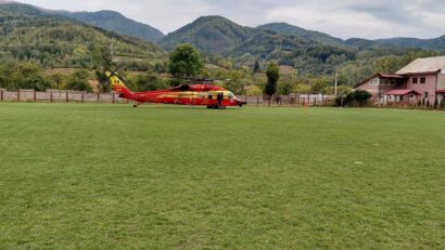 Incendiu în Retezat. A intervenit un elicopter Black Hawk