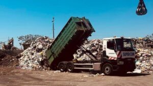 Mirosuri neplăcute în sudul Timișoarei și în Chișoda: stația de sortare a deșeurilor, amendată cu 50.000 de lei