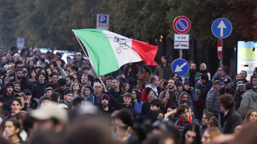 Mii de tineri au protestat în Italia față de scumpirea vieții și cheltuielile militare