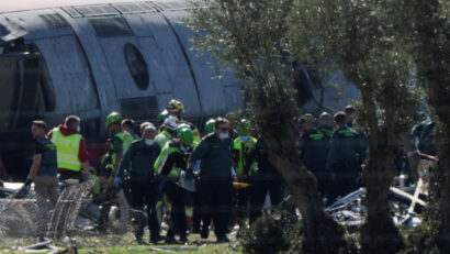 Accident feroviar grav în Spania: zeci de morți după coliziunea a două trenuri de mare viteză