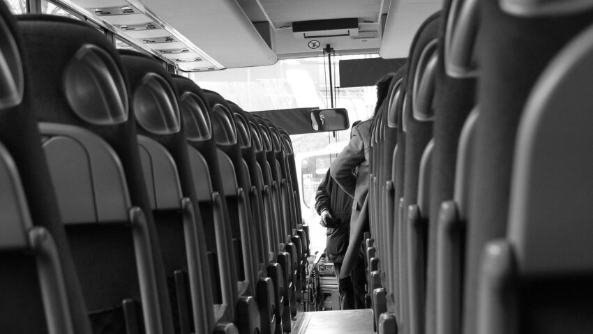 Ce drepturi are un pasager lăsat într-o altă autogară decât cea prevăzută pe bilet?
