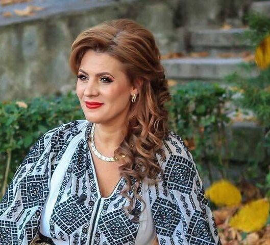 Cristina Tăcină Martin între cântecul popular și medicină