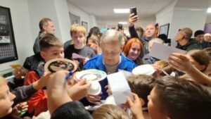 Dumitru Prunariu, întâlnire cu peste 300 de copii la o expoziție aniversară, la Arad