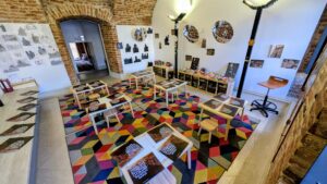 „Școala Altfel la Palat”: Ateliere gratuite și o nouă carte pentru copii la Muzeul Național de Artă Timișoara