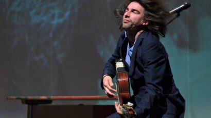 Bis Teatru revine la Timișoara cu spectacolul „Născut în ’90”