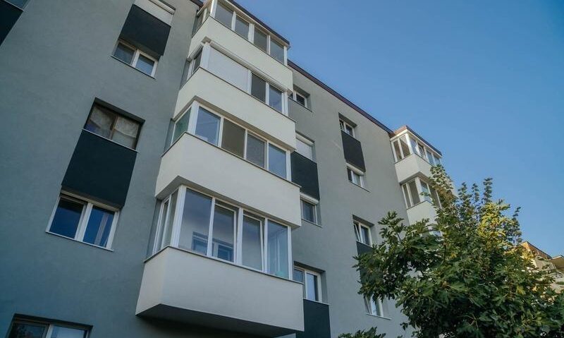 Primul bloc din Dacia intră în reabilitare energetică, cu fonduri europene