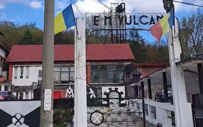 Peste 90 de mineri s-au blocat în subteranul Minei Vulcan, nemulțumiți de salarii