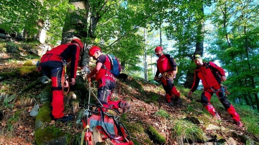Turist sârb, găsit în stop cardio-respirator în Retezat
